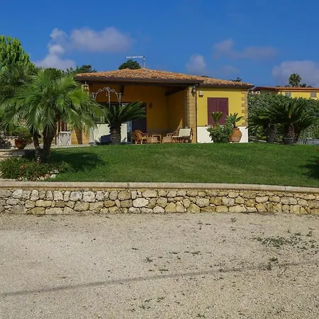 Hause Melina 1934 Holiday home Scordia